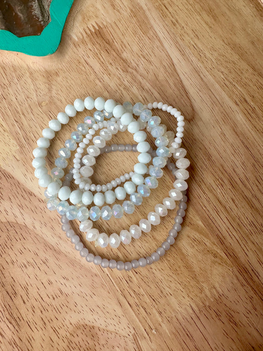 White bracelet set